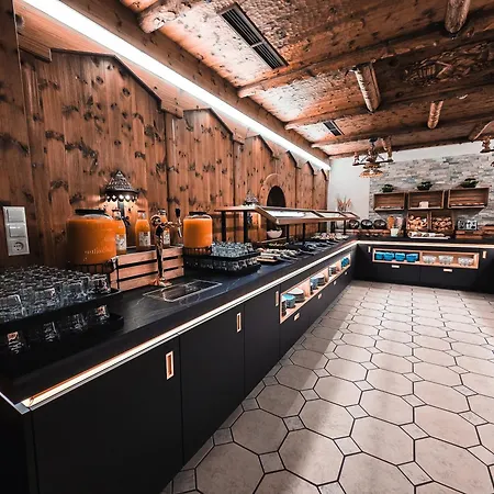 尔尼比肯霍夫酒店 2* 索尔登